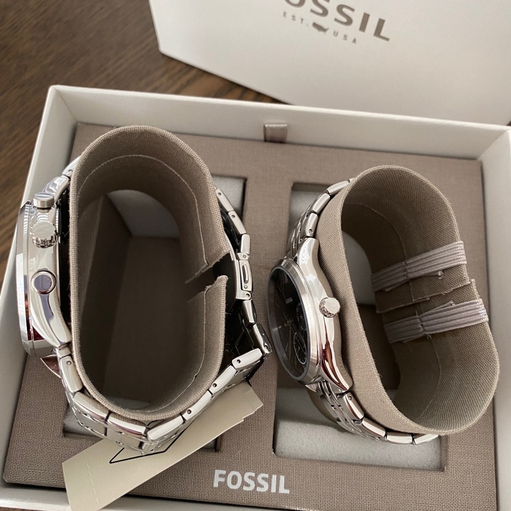 Fossil Couple Watches Gift Set - Picture 3 of 8